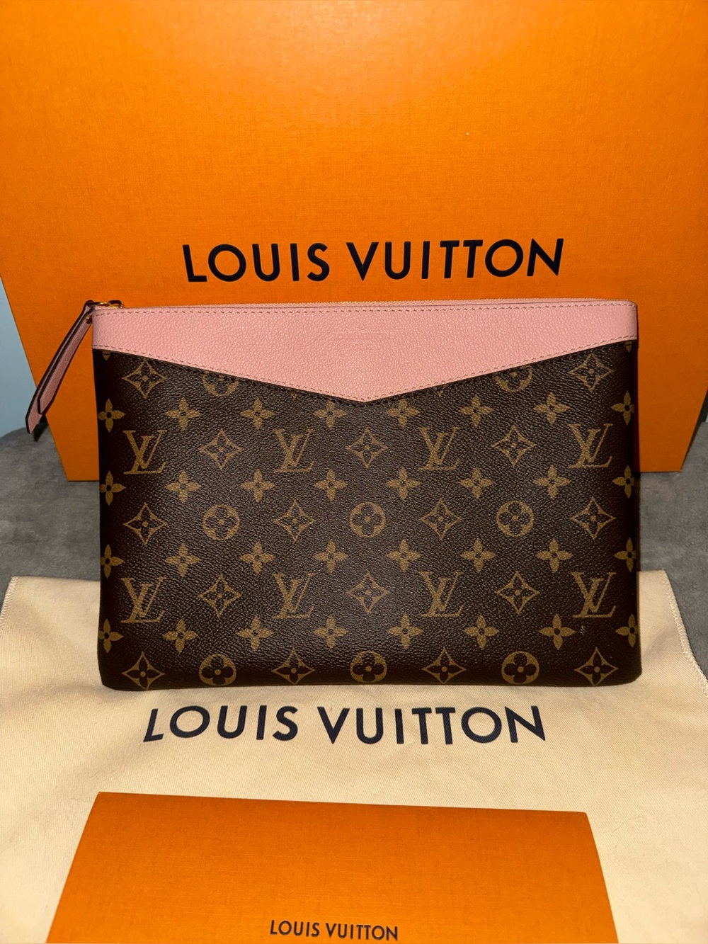 Louis Vuitton Daily Pouch Monogram Canvas Rose Poudre Colorway Grained Leather